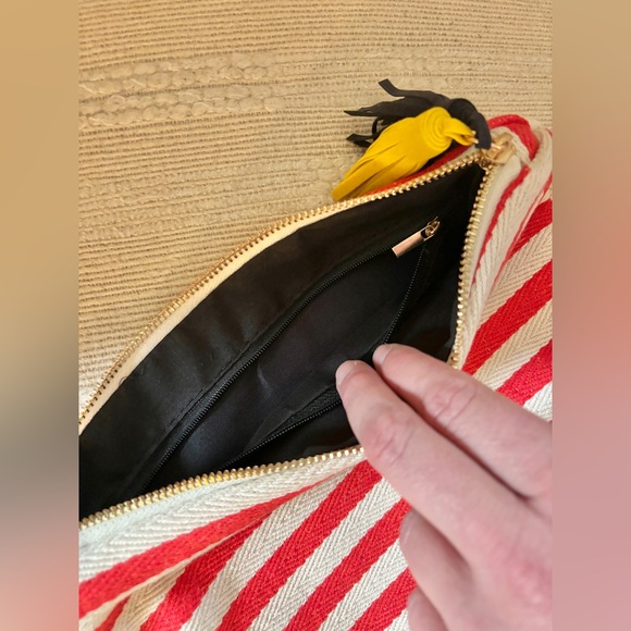 Red and white striped canvas clutch - Picture 3 of 7